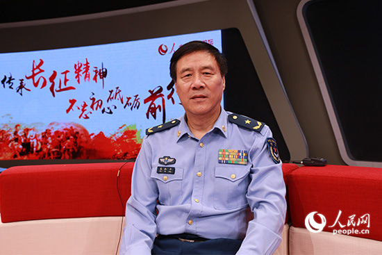 空軍指揮學(xué)院原副院長、朱德之孫朱和平少將做客人民網(wǎng)強(qiáng)國論壇（代睿 攝）