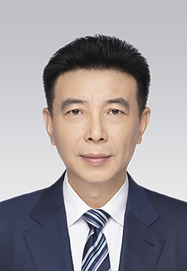 陳贄，男，漢族，1965年10月生，研究生學(xué)歷，中共黨員，現(xiàn)任人民日?qǐng)?bào)社編委委員、海外版編輯部總編輯。