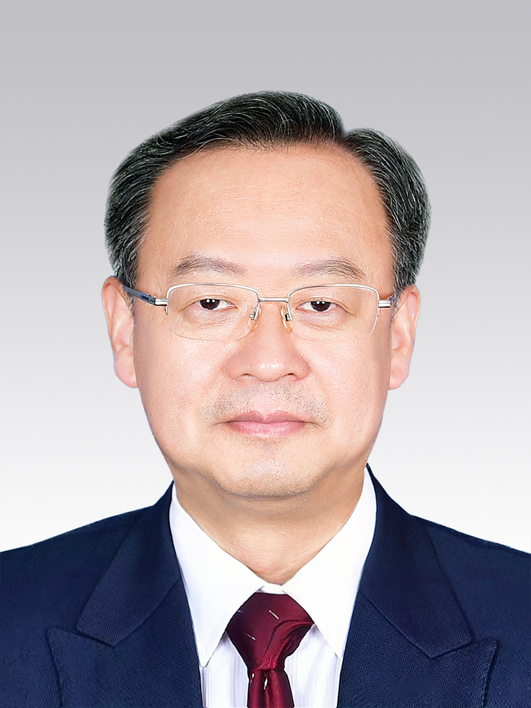 陳建文，男，漢族，1965年9月生，研究生學(xué)歷，中共黨員，現(xiàn)任人民日報社總編輯。